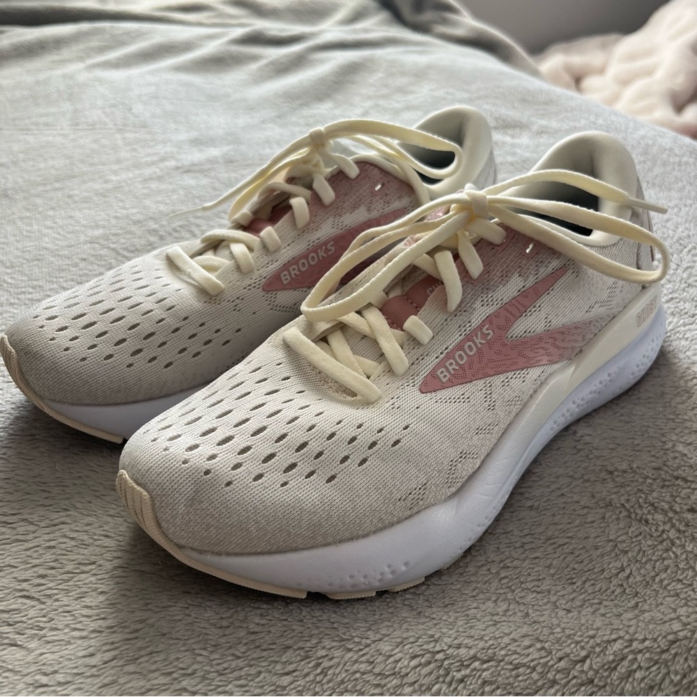 Brooks Women's Ghost 16 Running Shoes